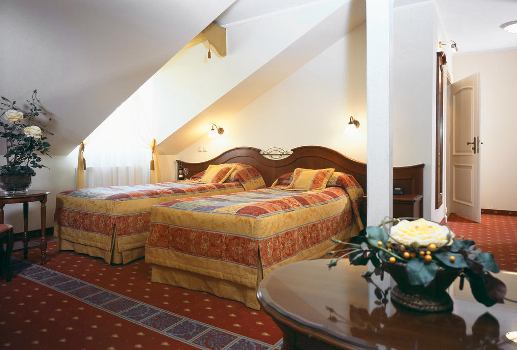 Hotel Aleksander Wloclawek Phòng bức ảnh