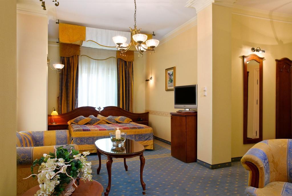 Hotel Aleksander Wloclawek Ngoại thất bức ảnh
