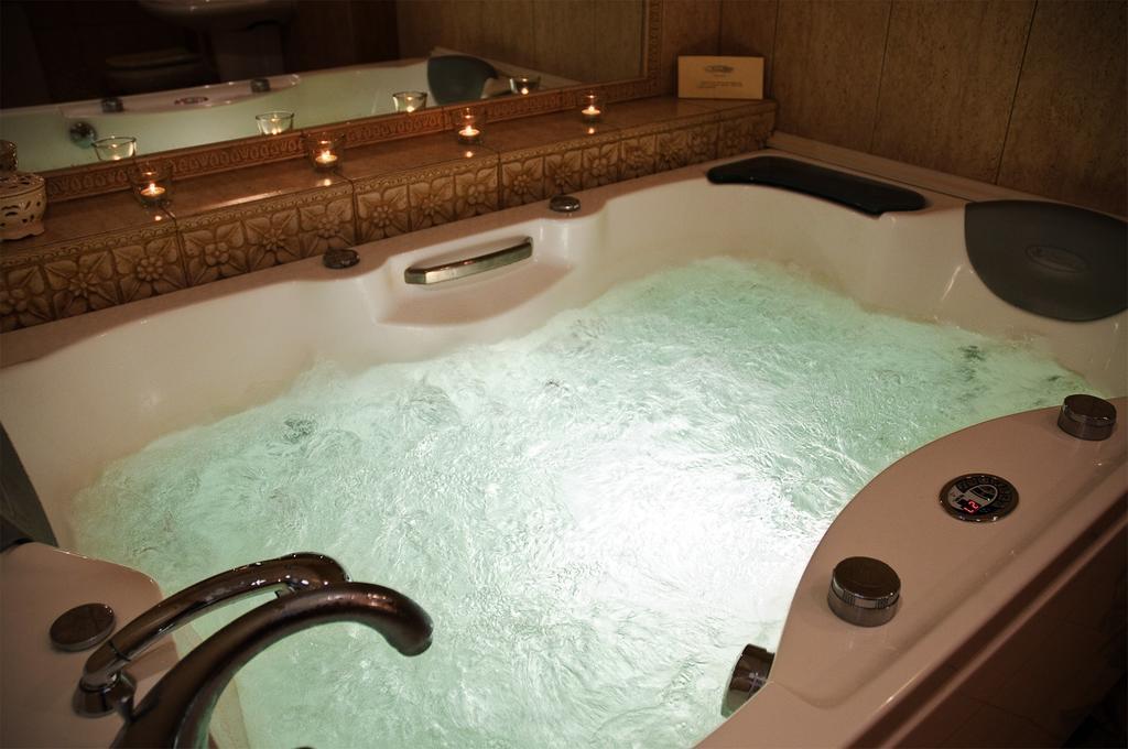 Hotel Aleksander Wloclawek Ngoại thất bức ảnh